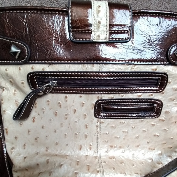 MC Marc Chantal Ostrich Embossed crossbody purse - Picture 6 of 7